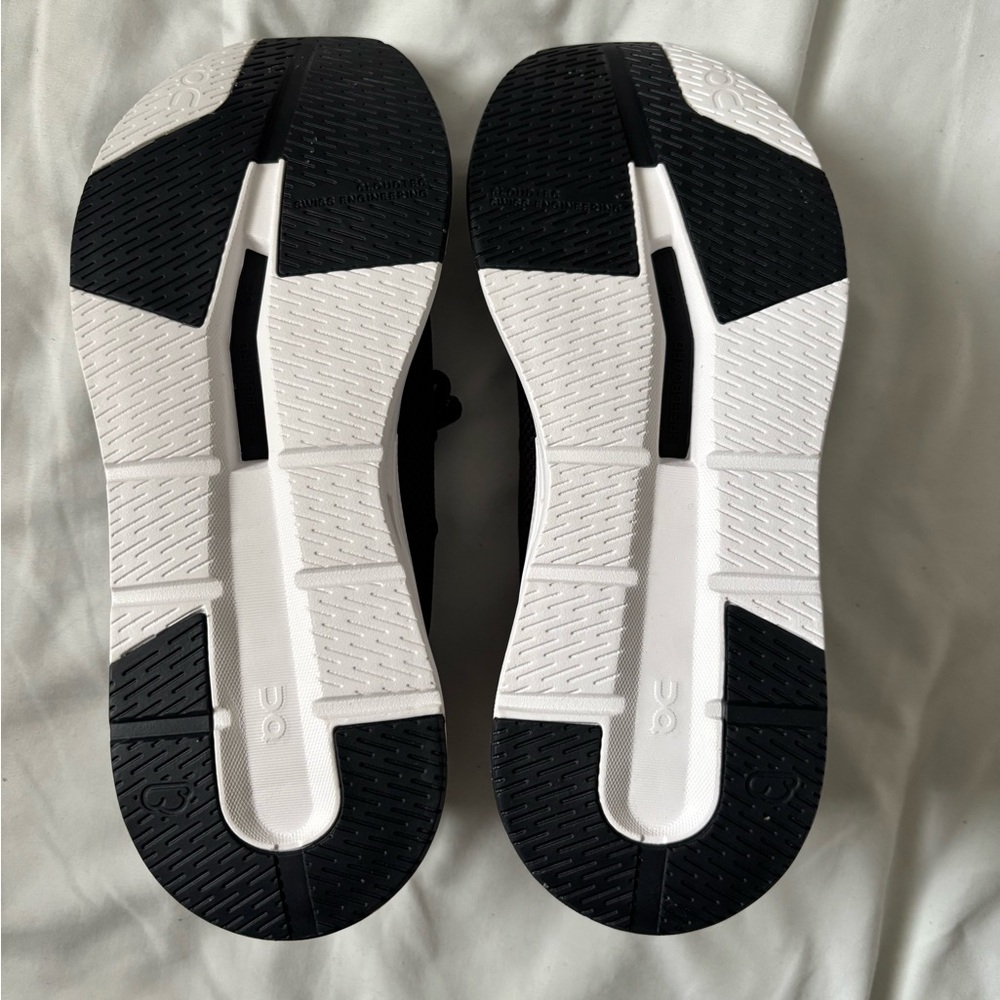 On Running Cloudeasy Black Athletic - Women’s Size 9.5 - NEVER BEEN WORN - Picture 4 of 7
